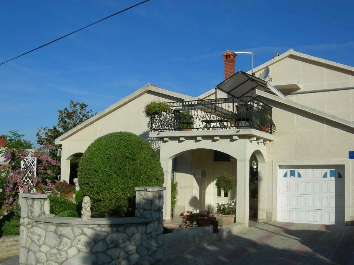 Apartment Vrsi -Mulo 2 0*,  Croatia